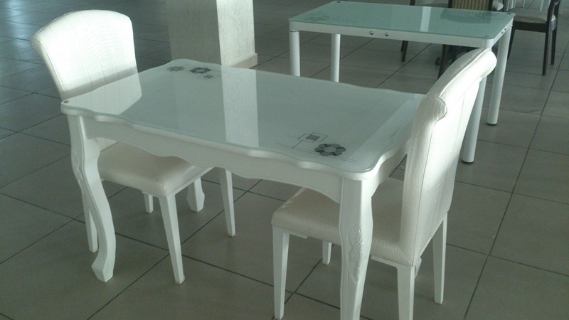 Комплект стол В-010+4 стула Y-02